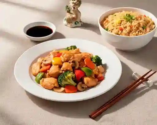 Colaciones B:1 Chapsui de Pollo con Arroz Chaufán 1 Carne Mongo