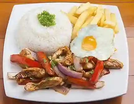 Pollo Saltado a Lo Pobre