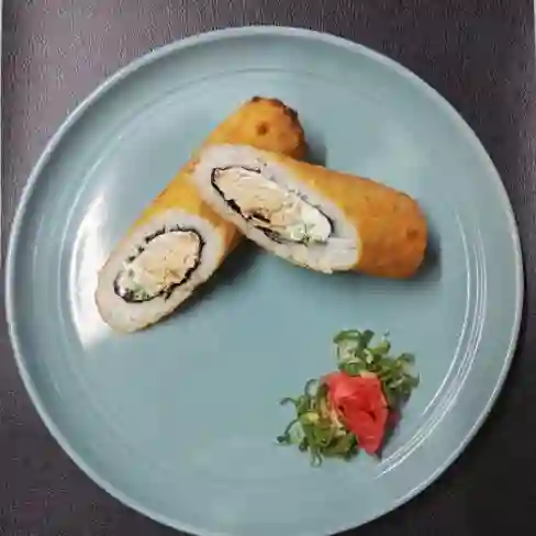 Hand roll pollo queso crema y cebollín