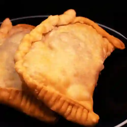 Empanada Mechada- Queso
