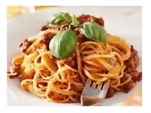 Spaghetti Boloñesa Clásica Italiana
