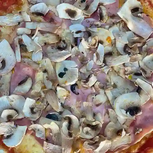 Pizza Mediana Prosciutto E Funghi