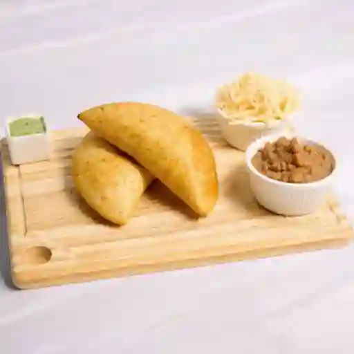 Empanada Carne Mechada Queso