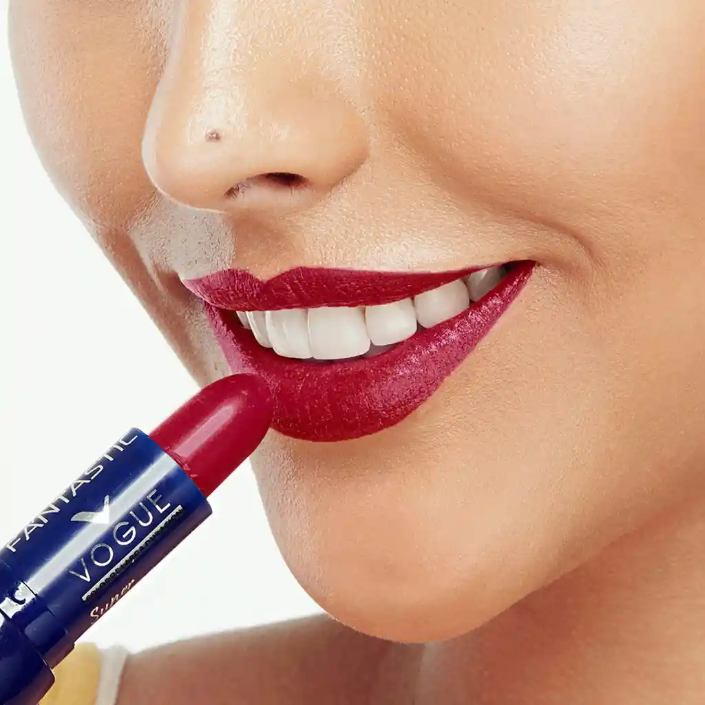 Vogue Super Fantastico Labial Rojo Magico