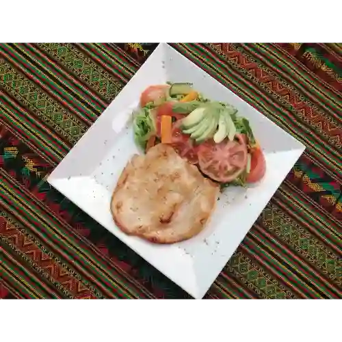 Pollo a la Plancha con Ensalada + Bebida 350Cc