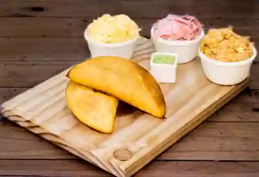 Empanada Gordon Blue Pollo