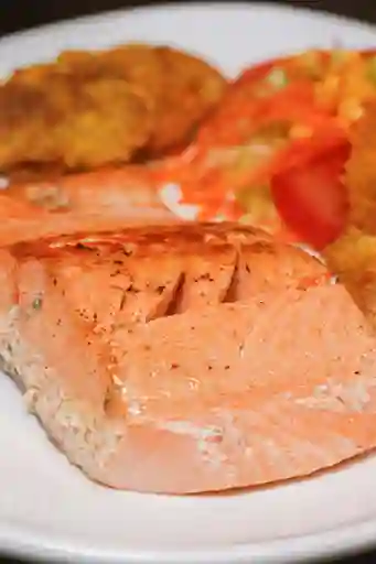 Salmón con Patacón