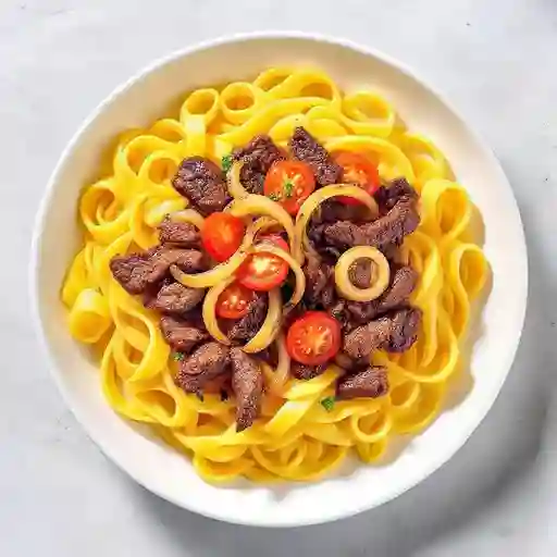 Fetuccini a la Huancaina con Lomo Saltado