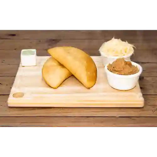 Empanada Carne Mechada Queso