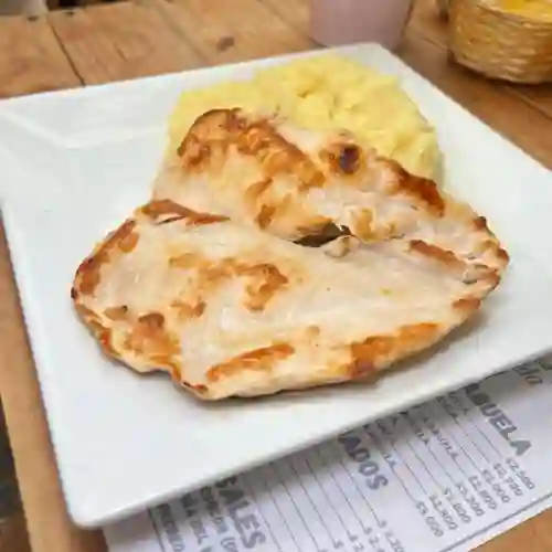 Pechuga de Pollo y Acompañamiento