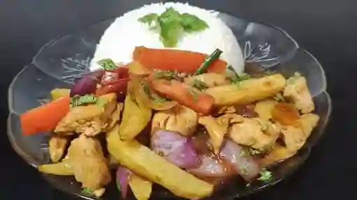 Pollo Saltado