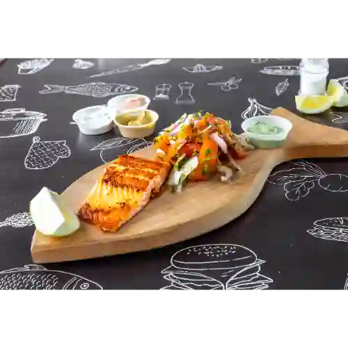 Fish & Salad Salmón
