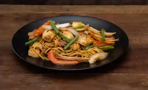 Tallarin Saltado de Pollo