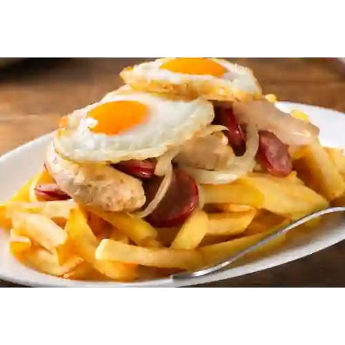 Chorrillana 4 Personas + Bebida + Snack