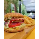 Hamburguesa Venezolana 🍔 + Papas🍟