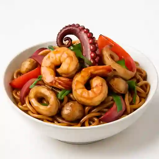 Tallarin saltado con mariscos