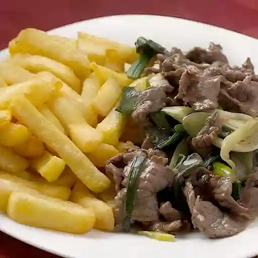 Carne Mongoliano con Papas Fritas