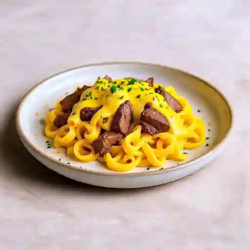 Espagueti A La Huancaina Con Lomo Saltado