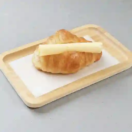 Medialuna rellena de doble queso