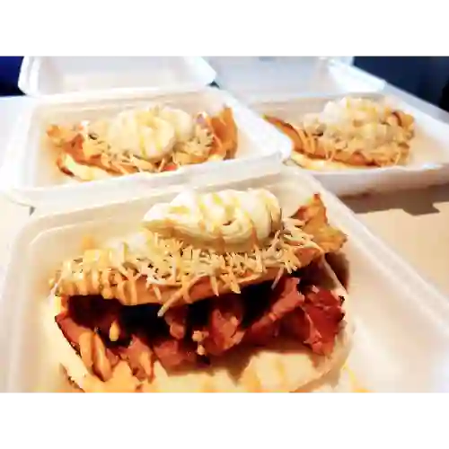 Cachapa Tradicional con Chuleta Ahumada