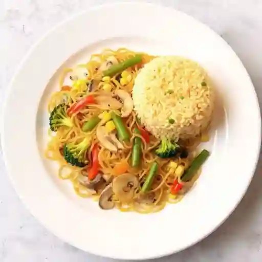 Chapsui de verduras con arroz chaufa