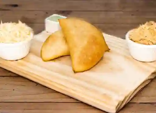 Empanada de Pollo y Queso