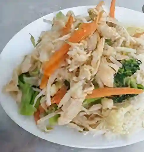 Colacion chapsuí de pollo con chaufan