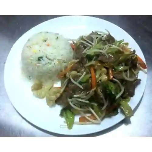 Chapsui de Carne con Arroz