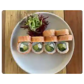 26. Roll Sake, Palta, Queso Crema y Cebollín