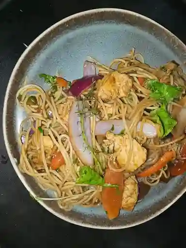 Tallarin Salteado de Pollo