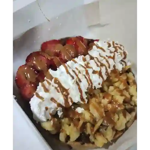 Waffle nutella frutilla y piña