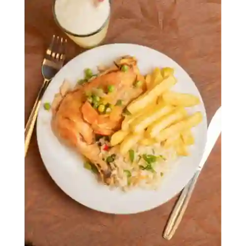 Pollo Arvejado con Acompañamiento