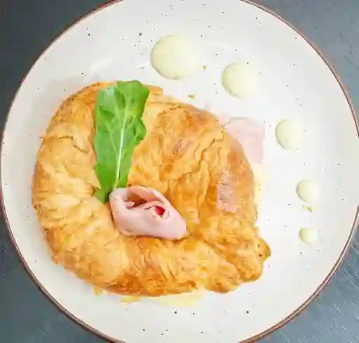 Croissant de Jamon y Queso