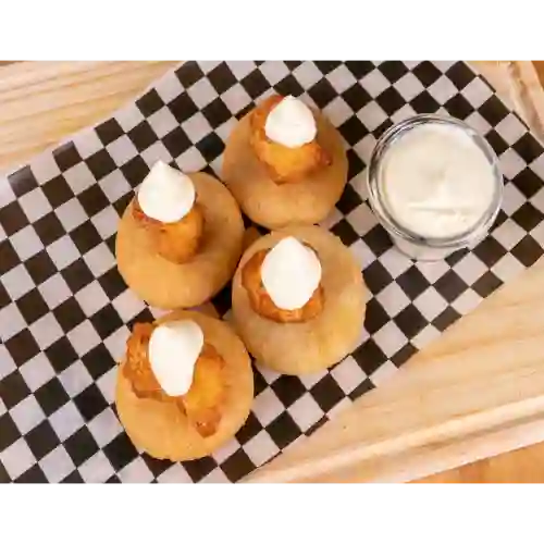 4 Mini-arepitas con Nata y Queso Frito