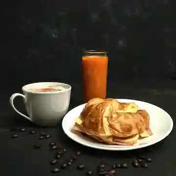 Café, Croissant y Jugo Natural