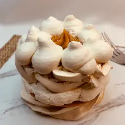 Mini Torta Merengue Manjar Lúcuma