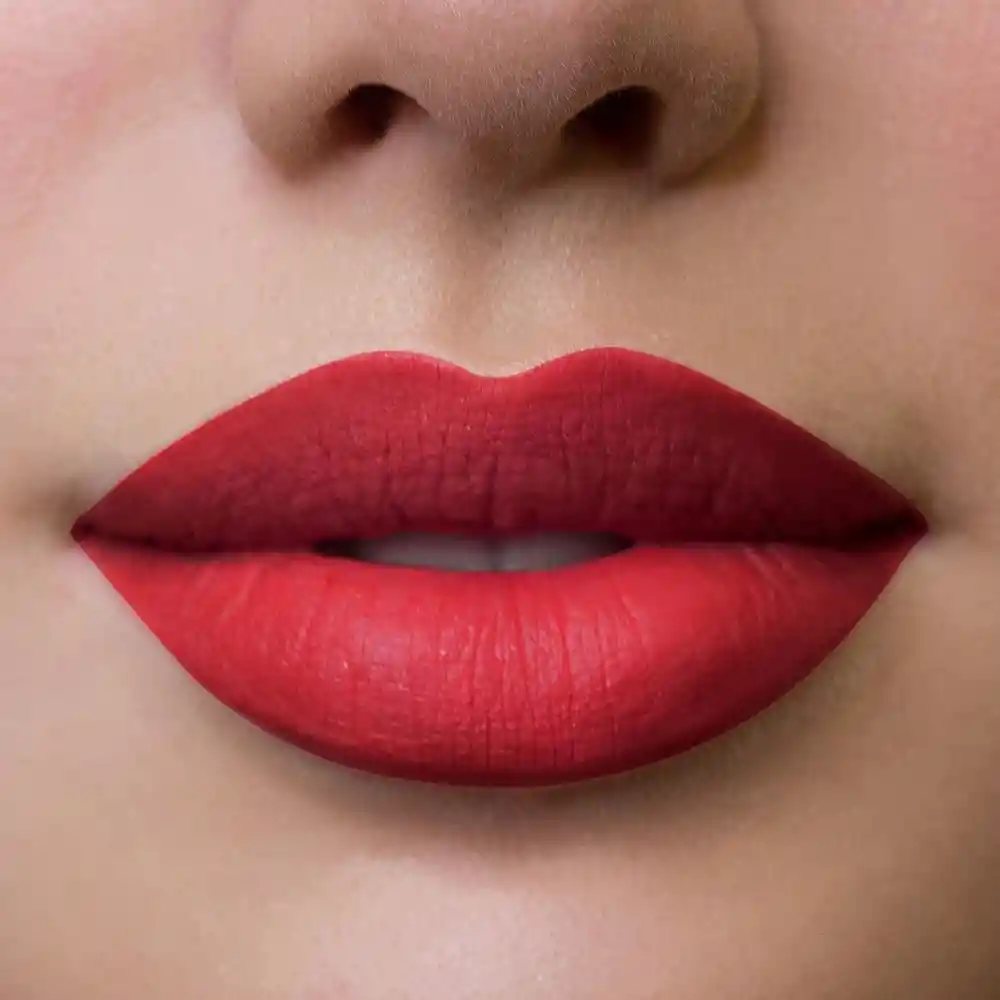 Vogue Labial Líquido Resist Invencible