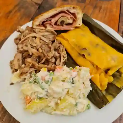 Plato Navideño Pernil