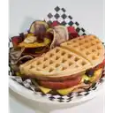 Waffle Caprese con Papas 🍟