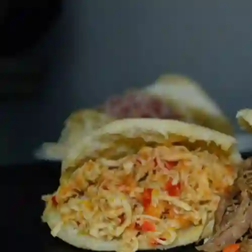 Arepa Pollo Mechado