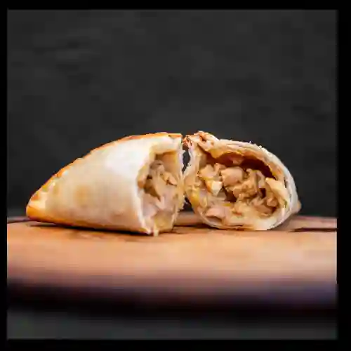 Empanadas Argentinas Carne/pollo (6Un.) + Bebida 350 Cc