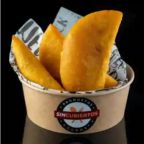 Empanada Porotos con Queso