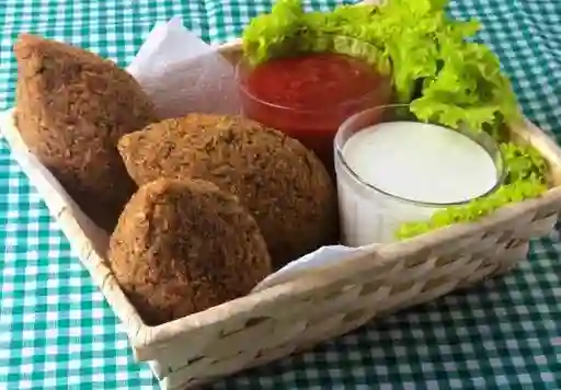 Plato de Kubbeh Frito Carne
