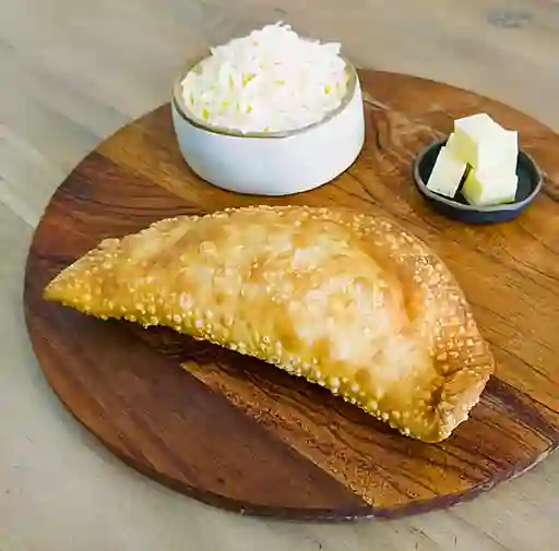 Empanada Queso Grande