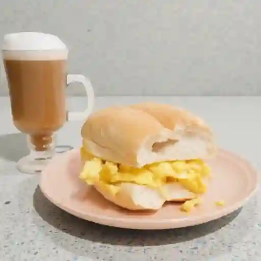 Marraqueta revuelta + café o té