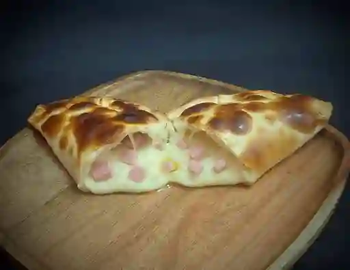 Empanada de Jamón y Queso