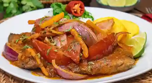 Pescado chorrillana arroz