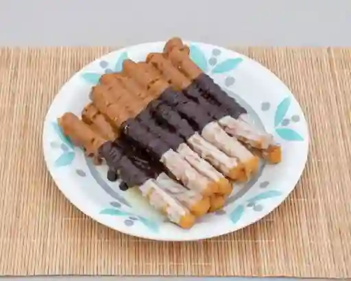 14 Churros con Salsas