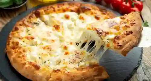 Pizza 4 Quesos Mediana