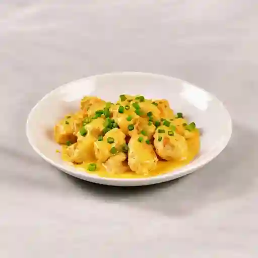 Pollo, Cebollin Y Queso Crema.